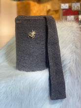 Exclusive Prendedor gris oscuro Mediana 27 x 24